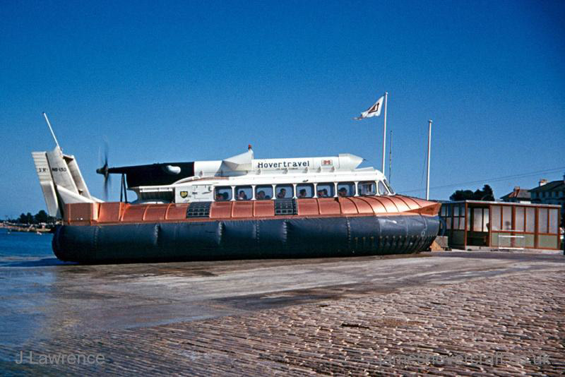 The SRN6 with Hovertravel - Ready to depart (credit: Pat Lawrence).